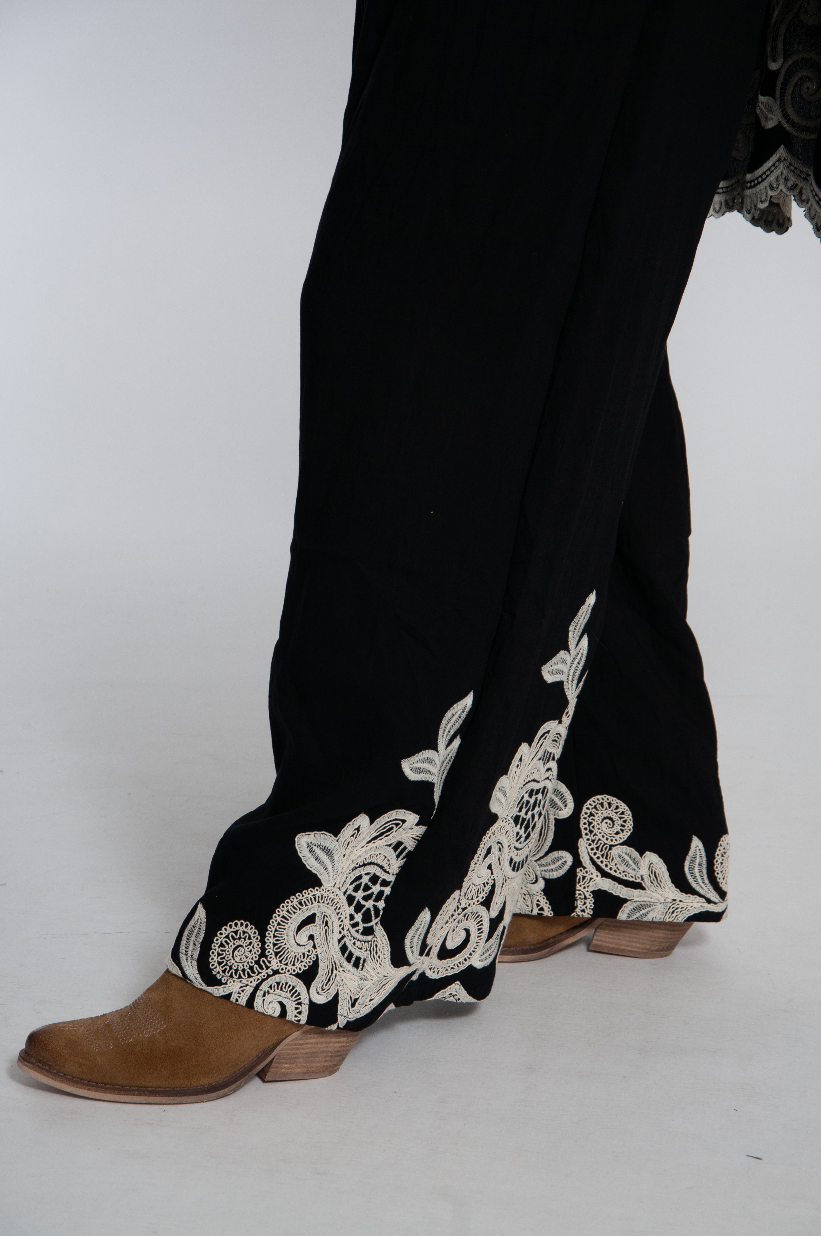 Pantalone Hojas