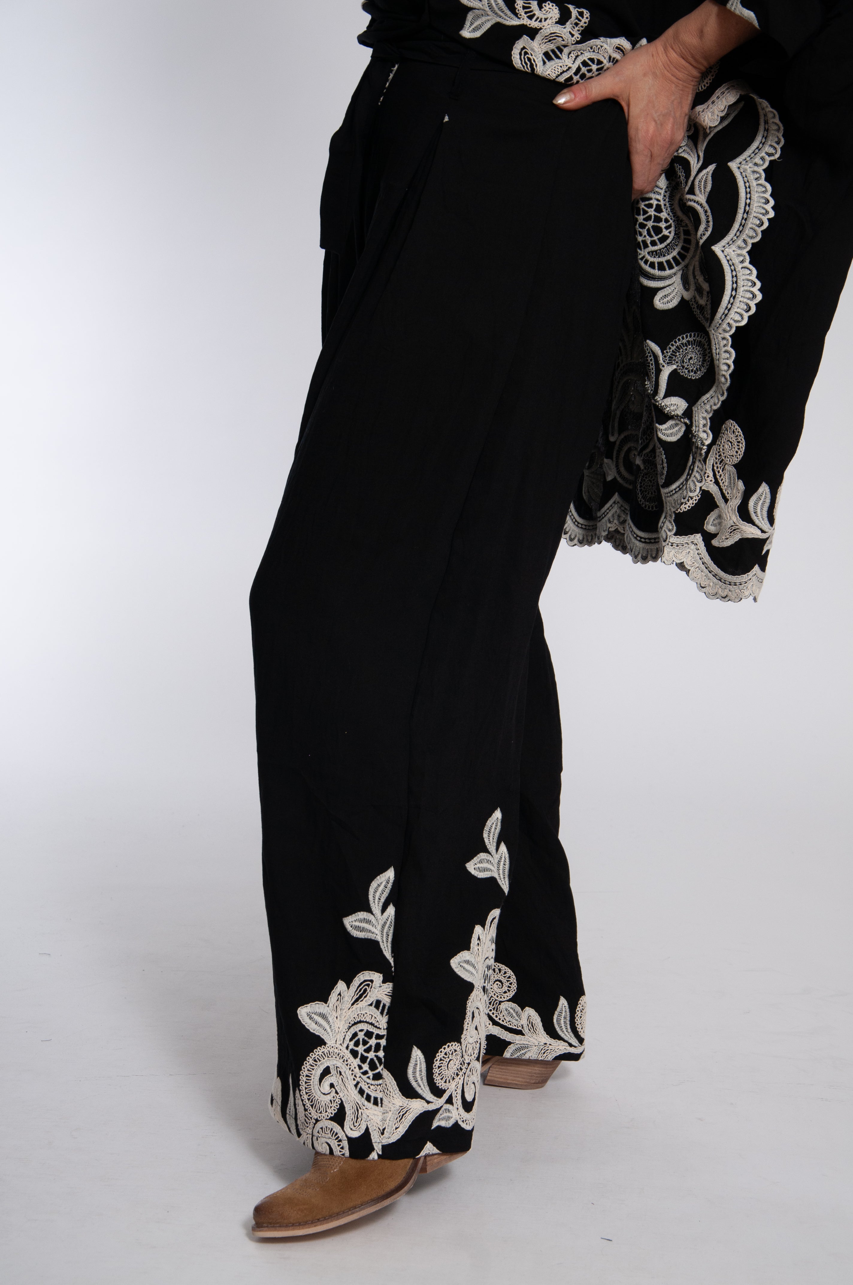 Pantalone Hojas