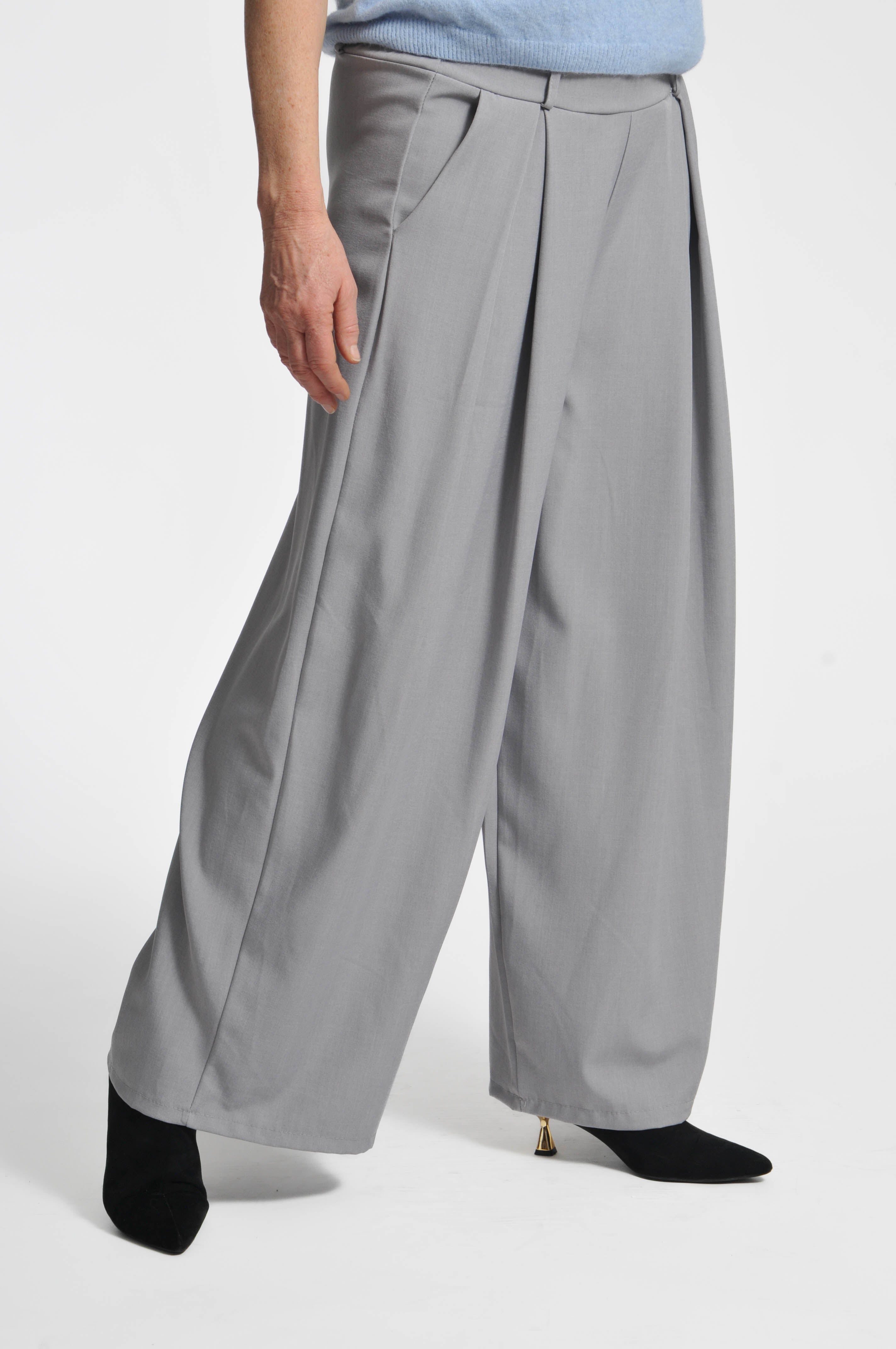 Pantalone Bates