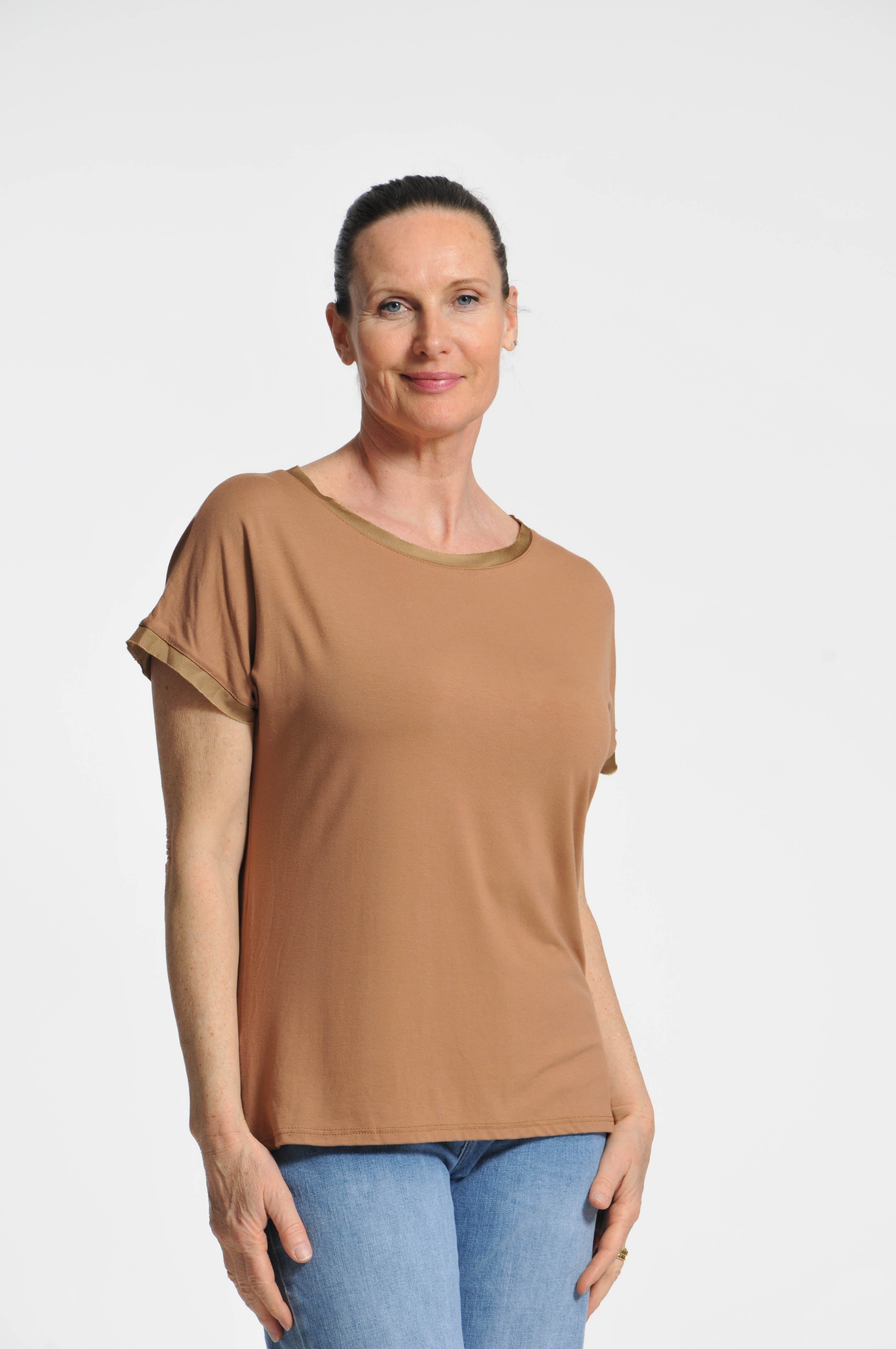 T-shirt Betty Manica Corta